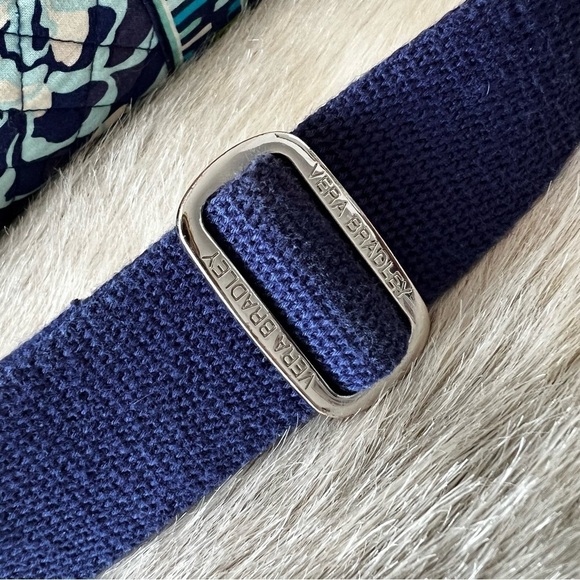 VERA BRADLEY Katalina Blue 2015 Grand Traveler Bag Duffle Green White Floral - Picture 4 of 15